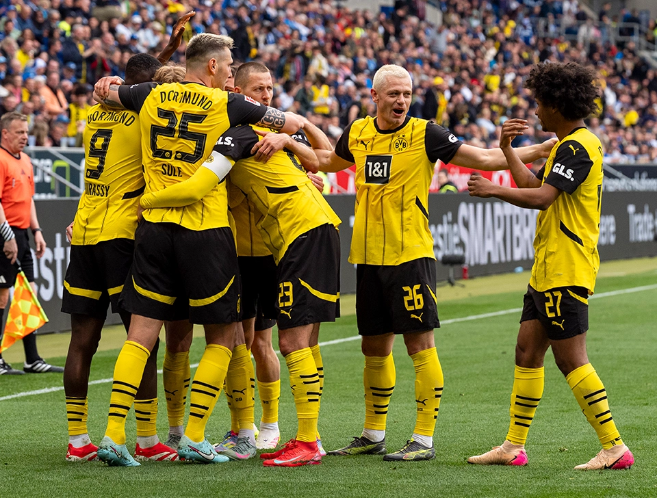 BVB Spieler jubeln (Foto)