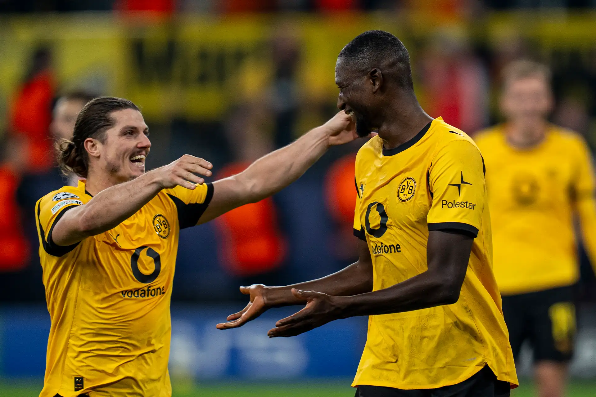 Sabitzer und Guirassy beim Feiern (Foto)