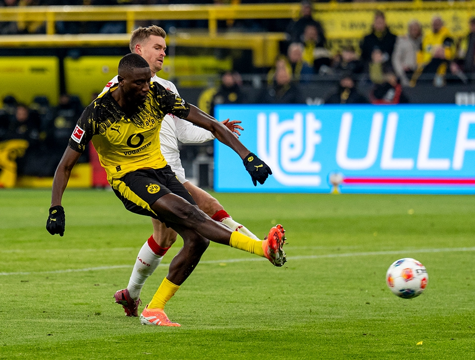 Guirassy schießt aufs Tor (Foto)